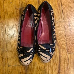 COWHIDE ANIMAL PRINT FLATS